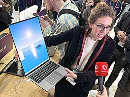 Lenovo Thinkbook Flip AI PC