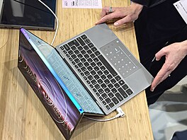 Lenovo Thinkbook Flip AI PC