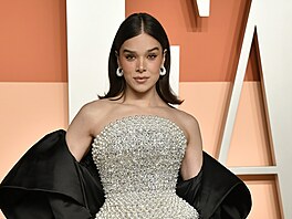 Hailee Steinfeldová na Vanity Fair Oscar Party v Los Angeles (2. b�ezna 2025)