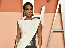 Halle Berry na Vanity Fair Oscar Party v Los Angeles (2. bezna 2025)