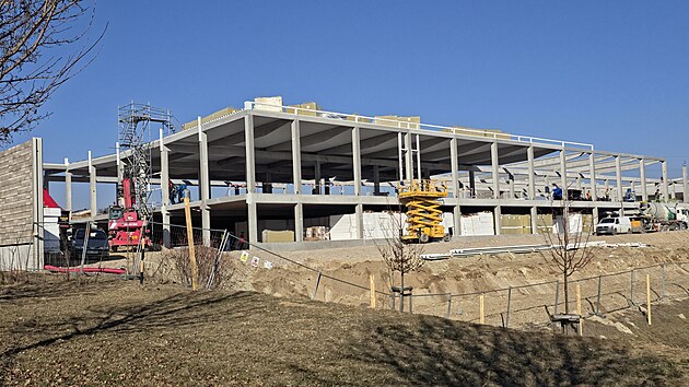 Investor Fuertes development stav v brnnskch Ivanovicch dvoupatrov retail park, v nm bude mt kad prodejna vlastn vstup zvenku.