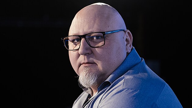 Hostem po�adu Rozst�el je redaktor MF DNES, V�clav Janou�.