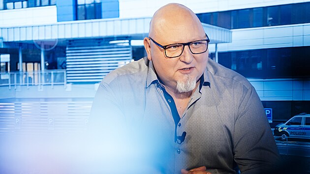 Hostem po�adu Rozst�el je redaktor MF DNES, V�clav Janou�.