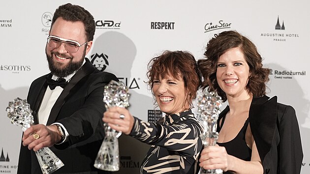 Cenu za nejlep�� animovan� film si odnesli, Agata Novinski, Kristina Dufkov� a Mat�j Chlup��ek za sn�mek �ivot k se�r�n�. (8. b�ezna 2025)