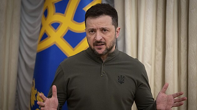Ukrajinsk prezident Volodymyr Zelenskyj hovo bhem brfinku v Kyjev. (10. nora 2025)