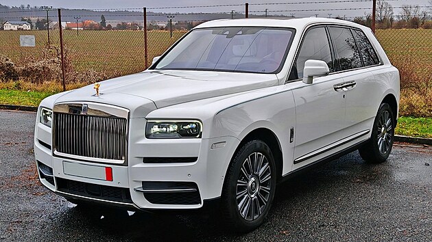 Zabaven�hy Rolls-Royce Cullinan v dra�b� Centra zaji�t�n�ch aktiv ministerstva vnitra �R