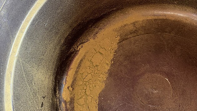 Ze such� marihuany p�i bubnov�n� skrz l�tku propadl pr�ek. (24. srpna 2024)