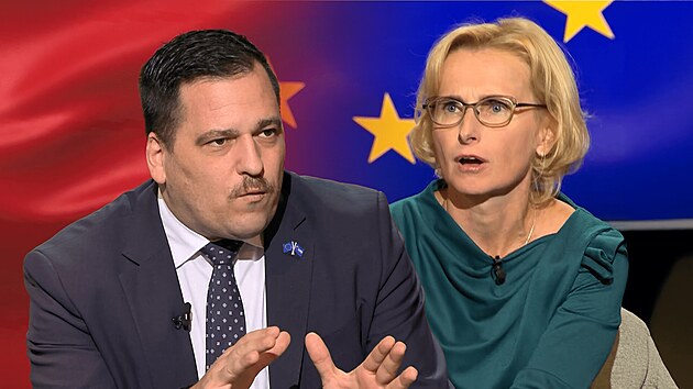 Europoslanec Tom� Zdechovsk� (KDU-�SL) a komunistick� poslankyn� Kate�ina Kone�n�