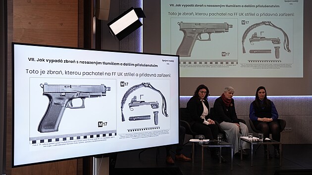 Tiskov konference nov zaloenho spolku Spojeni nadj, sdruujc osoby zasaen tokem na Filozofick fakult Univerzity Karlovy 21. prosince 2023. (6. bezna 2025)