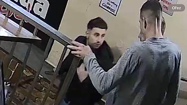 Kriminalist provuj ppad napaden, pi kterm dva zatm neznm tonci napadli pokozenho pstmi a kopy do rznch st tla. Pokud je znte, kontaktujte linku 158.
