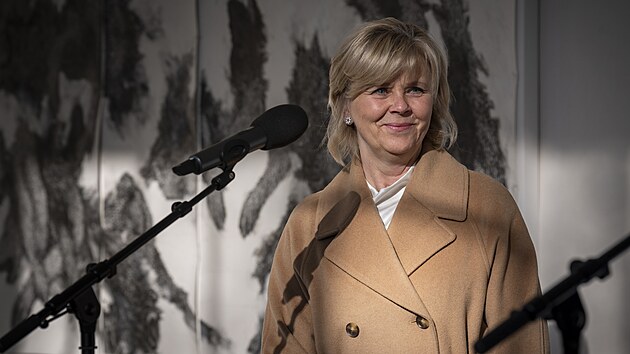 V�stava P�edja��: Prchav� existence v Emp�rov�m sklen�ku Pra�sk�ho hradu za ��asti Evy Pavlov�, man�elky prezidenta republiky. (6. b�ezna 2025)