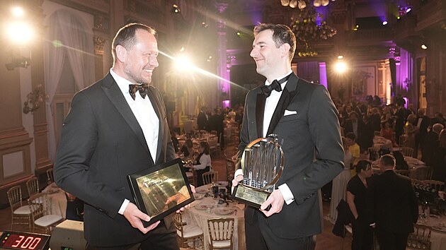 EY Podnikateli roku 2024 se stali Milan Kratina a Zden�k �oustal (vlevo) ze spole�nosti Accolade. (4. b�ezna 2025)