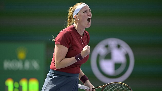 Petra Kvitov� se hecuje v prvn�m kole turnaje v Indian Wells.