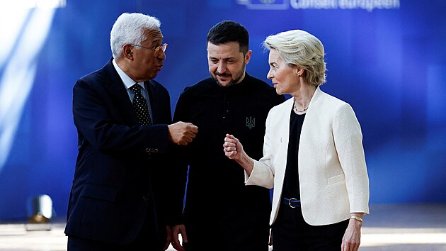 Pedsedkyn Evropsk komise Ursula von der Leyenov a pedseda Evropsk rady Antonio Costa se setkvaj na summitu EU v budov Evropsk rady v Bruselu. (6. bezna 2025)