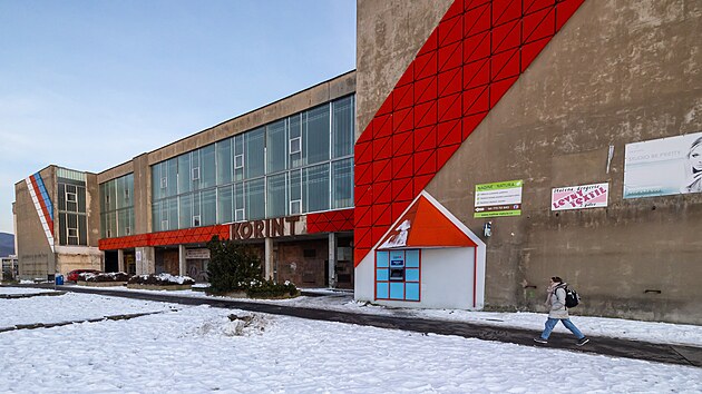 Zchtral obchodn centrum na libereckm sdliti u dvno nepln svou funkci a je ostudou okol. (20. nora 2025)