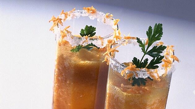 Mrkvový nápoj s kenem