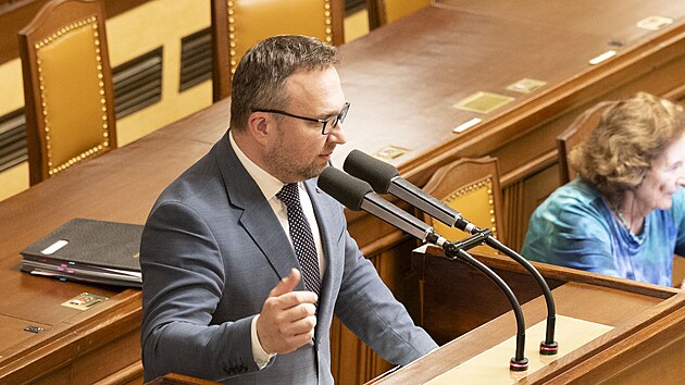 Lidoveck ministr Marian Jureka pi jednn o zven plat politik (4. bezna 2025)