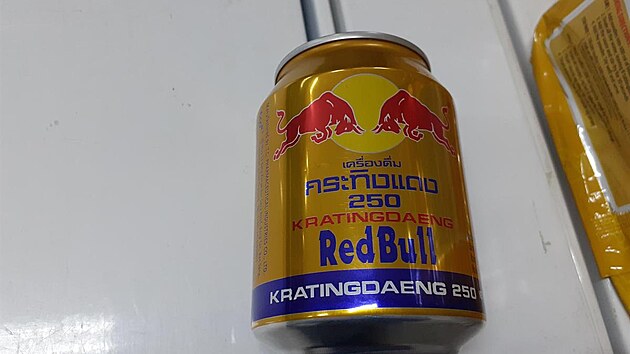 Tm pt tisc plechovek falenho Red Bullu objevili celnci pi kontrole v Karlovch Varech.