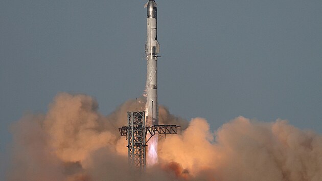 Start rakety Starship v ptek 7. bezna 2025