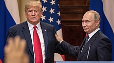 Americký prezident Donald Trump a jeho ruský protějšek Vladimir Putin na...