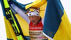 DOJATÁ PO TRIUMFU. Frida Karlssonová vyhrála na závr MS závod na 50 km voln s...