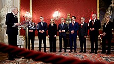 Rakousko má novou vládu, prezident Alexander Van der Bellen jmenoval novým...
