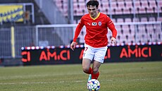 Lucas Kubr ze Zbrojovky Brno bhem druholigového zápasu proti Chrudimi. (1....