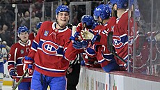 Úto�ník Juraj Slafkovský z Montreal Canadiens slaví trefu proti Buffalo Sabres.