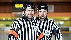 David �rámek a Luká� Hrubý, rozhod�í z Kadan�. Natá�ejí videa a dávají je na...