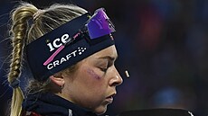 Norská biatlonistka Ingrid Landmark Tandrevoldová na st�elnici b�hem sprintu v...