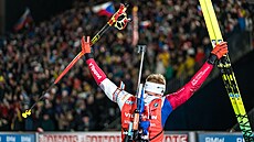 Vít�zslav Hornig d�kuje fanou�k�m za podporu po sprintu v Novém M�st� na Morav�.