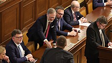 Pokra�ování mimo�ádné sch�ze Sn�movny svolané z podn�tu koalice k záv�re�nému...