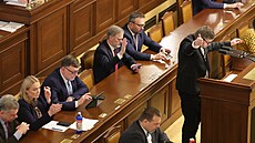 Pokra�ování mimo�ádné sch�ze Sn�movny svolané z podn�tu koalice k záv�re�nému...