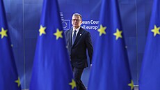 Lucemburský premiér Luc Frieden p�ichází na summit EU v budov� Evropské rady v...