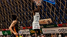 Adrio Bailey zav�uje v utkání s Jind�ichovým Hradcem.