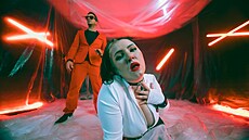 Snímek z klipu Bitch kapely Mr. Moss