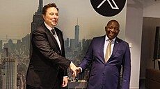 Majitel spolenosti SpaceX Elon Musk se v OSN setkal s premiérem Lesotha Samem...