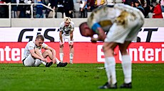 Fotbalisté Hradce Králové po remíze s oslabenou Karvinou.