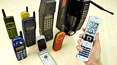 Staré tlaítkové mobilní telefony