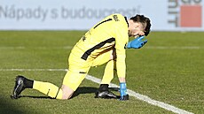 Jablonecký branká� Jan Hanu� b�hem utkání proti Liberci.