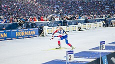 Ilona Plechá�ová opou�tí st�elnici b�hem �enské �tafety v Novém M�st� na Morav�.