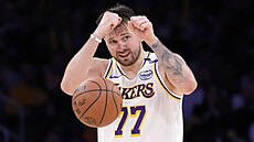 Luka Don�i� v zápas s Clippers.