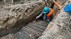 Pod Zelenou bránou se nacházejí poz�statky st�edov�ké cesty.