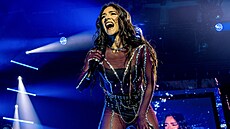 Eva Bureová ve Foru Karlín. Nejvypjatjí moment piel se srdceryvnou baladou...