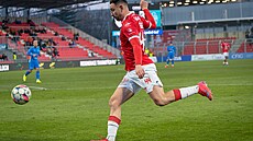 Eldar �ehi� v pardubickém dresu.