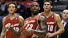 Cleveland Cavaliers: James, West, Szczerbiak - Basketbalisté Cleveland...