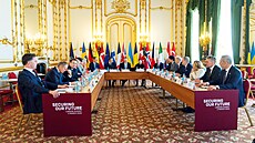 V Londýně začal summit o Ukrajině. Lídři jednají o pomoci i cestě k míru. (2....