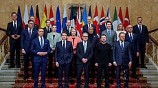Evropští a světové lídři a lídryně na summitu o Ukrajině v Londýně. (2. března...