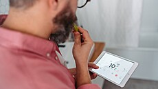 Technika: Teplotu v dom lze modern nastavit i pes mobil nebo tablet.