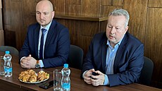 Hejtman Richard Brabec (vpravo) a místop�edseda p�edstavenstva KZ Jakub Komárek
